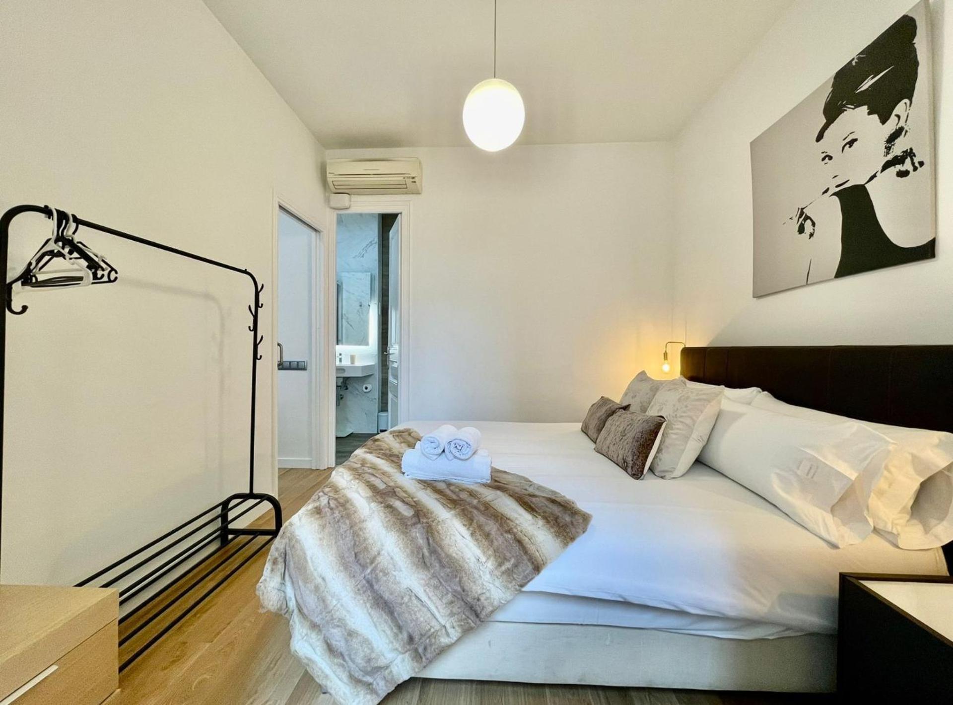 The Gaudi Suites II Барселона Екстер'єр фото